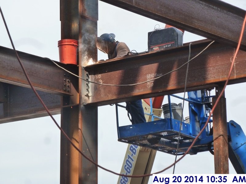 Wellding beam moment connections at Derrick 7 (3rd Floor) Facing North-West (800x600)